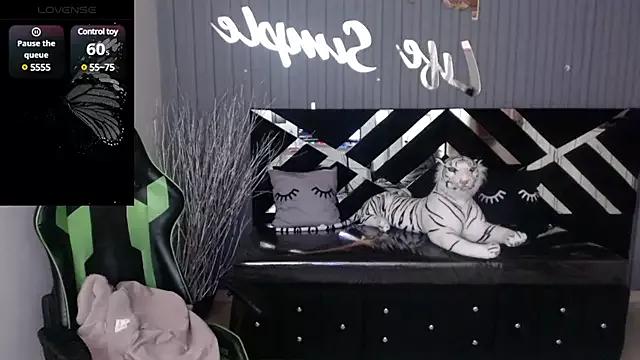 Check-out our cam rooms range and converse on a personal level with our delicious livecams streamers, showing off their spicy curves and toys.