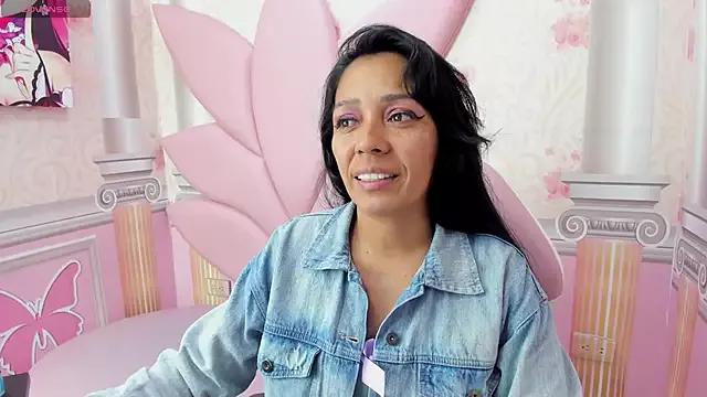 emily_hot17 from StripChat is Freechat