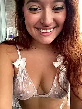 Emily_Jonness_ from StripChat is Freechat