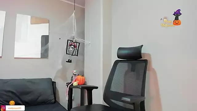 Check-out our cam rooms range and converse on a personal level with our delicious livecams streamers, showing off their spicy curves and toys.