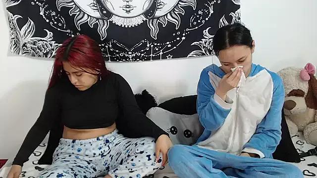 emily_n_abby from StripChat is Freechat