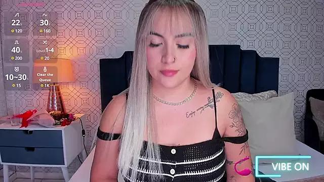 emilybroownn_ from StripChat is Freechat