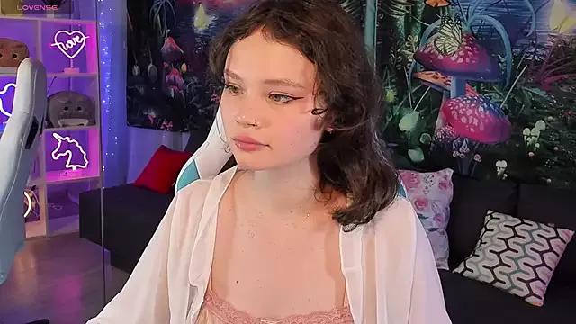 EmilyChaves from StripChat is Freechat