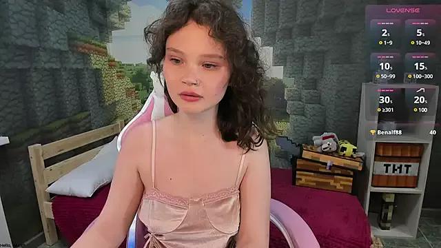 EmilyChaves from StripChat is Freechat