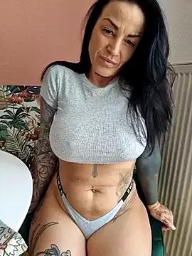 EmilyDiazofficial from StripChat is Freechat