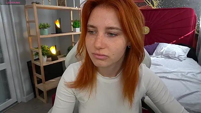 EmilyFoxxi from StripChat is Freechat