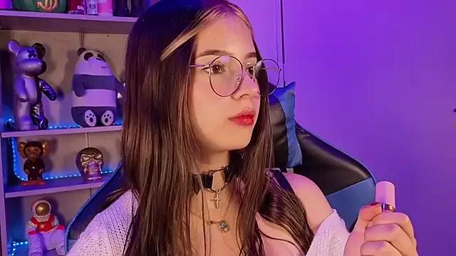 EmilyMiller_ from StripChat is Freechat