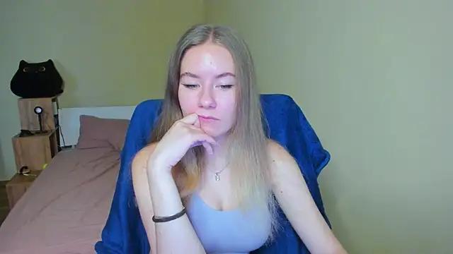 EmilyPaw from StripChat is Freechat
