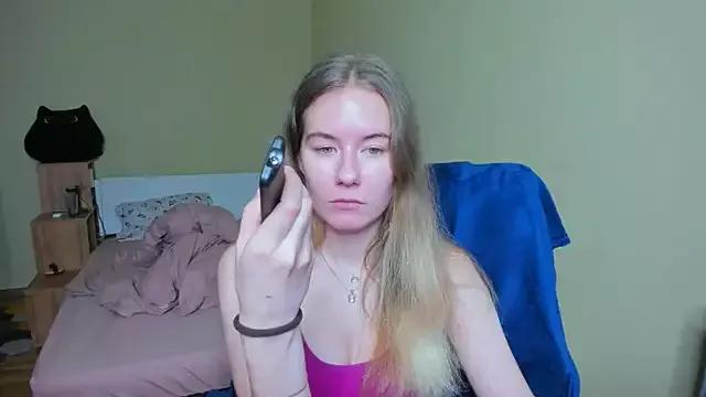 EmilyPaw from StripChat is Freechat