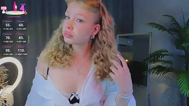 emilyshepar_d from StripChat is Freechat