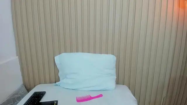 emma_collson from StripChat is Freechat