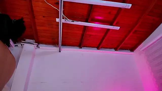 emma_madi from StripChat is Freechat