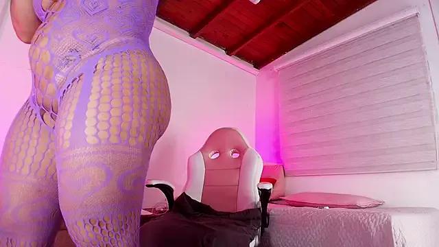 emma_madi from StripChat is Freechat