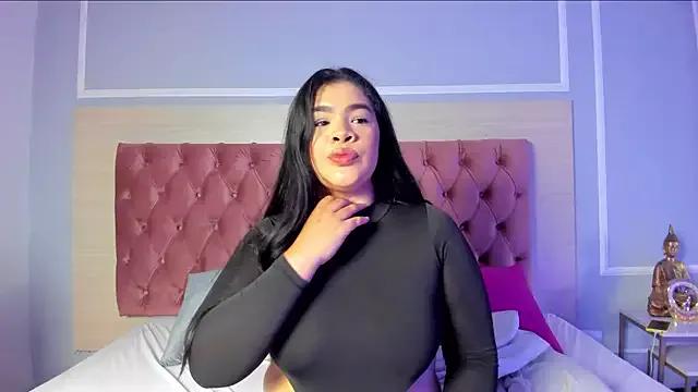 EmmaBecket2 from StripChat is Freechat