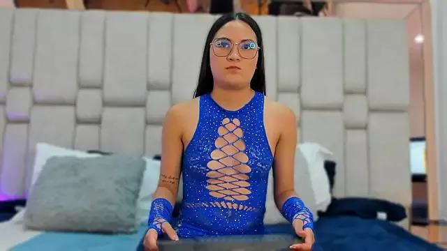 EmmaBeel from StripChat is Freechat