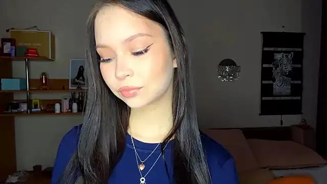 EmmaJonse from StripChat is Freechat