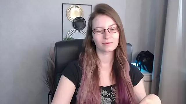 emmaxDelight from StripChat is Freechat