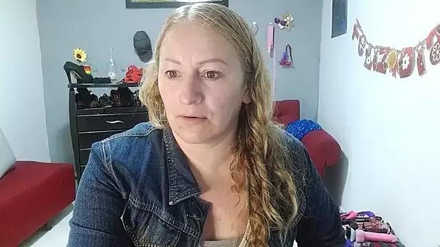 emperabigbootybigass from StripChat is Freechat
