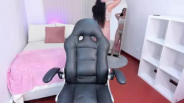 Emy_rosse__ from StripChat is Freechat