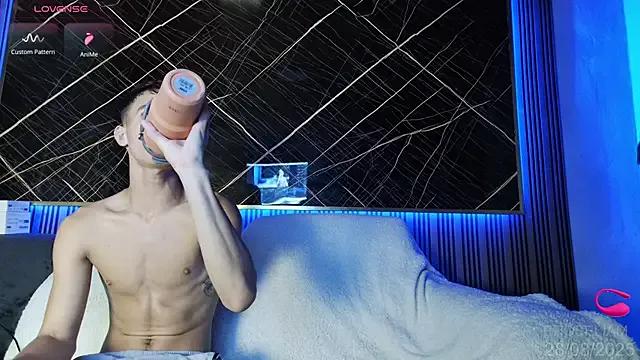 eroseliam from StripChat is Freechat