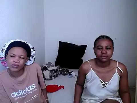 EssenceLovers from StripChat is Freechat