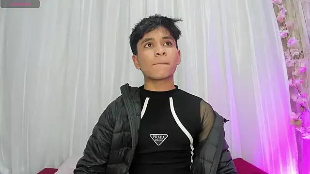 Ethan_Westt from StripChat is Freechat