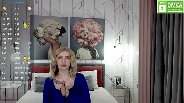 Check-out our cam rooms range and converse on a personal level with our delicious livecams streamers, showing off their spicy curves and toys.