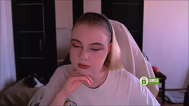 EvaAndLilith from StripChat is Freechat