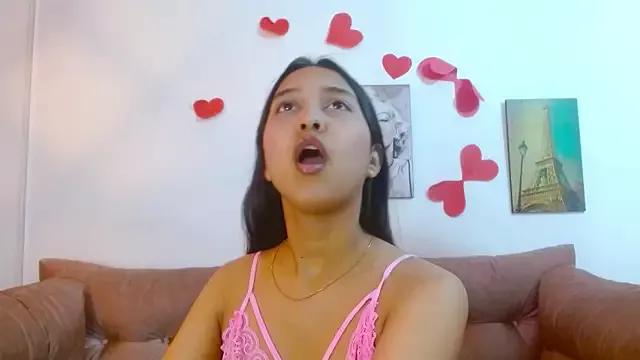 evecherrycs from StripChat is Freechat