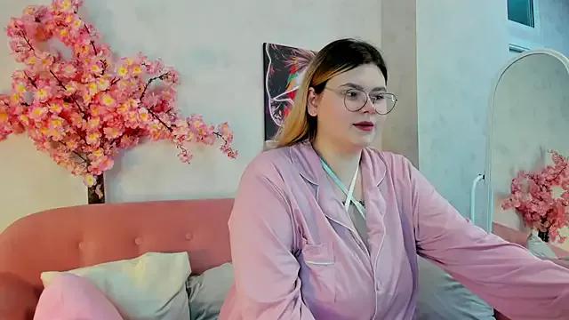 Evelyn_Harmony from StripChat is Freechat