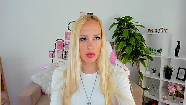 Evva_Ross from StripChat