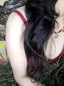 Fair-magic-woman from StripChat is Freechat