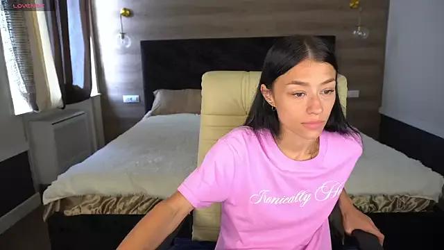FataleNellie from StripChat is Freechat