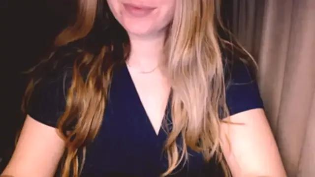 fiona_cute_2 from StripChat is Freechat