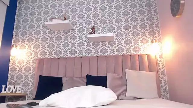 FiorellaRains from StripChat is Freechat