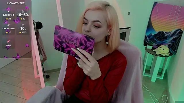 Check-out our cam rooms range and converse on a personal level with our delicious livecams streamers, showing off their spicy curves and toys.