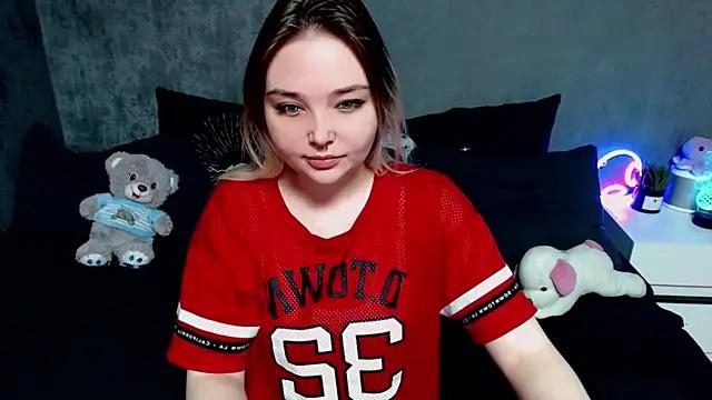Check-out our cam rooms range and converse on a personal level with our delicious livecams streamers, showing off their spicy curves and toys.