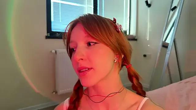 FoxieKiss from StripChat is Freechat