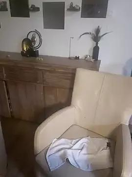 Foxy-Milfy from StripChat is Freechat