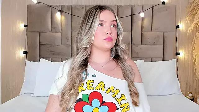 Check-out our cam rooms range and converse on a personal level with our delicious livecams streamers, showing off their spicy curves and toys.