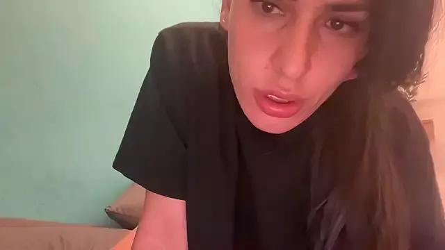 GGmoon81 from StripChat is Freechat