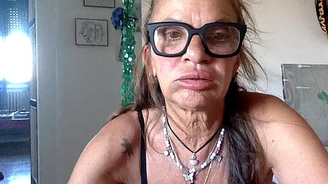 Photos of gildamilf from StripChat is Freechat