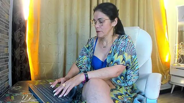 girasol_walton from StripChat is Freechat
