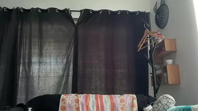 GiuliaDollx from StripChat is Freechat