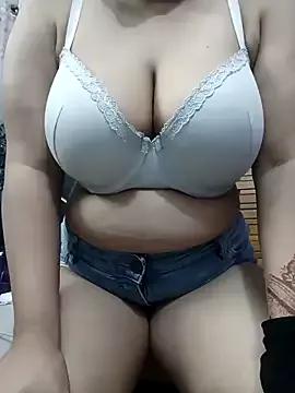 Glamour_queen from StripChat is Freechat