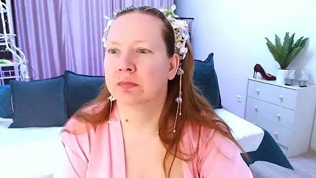 GoddessLara from StripChat is Freechat