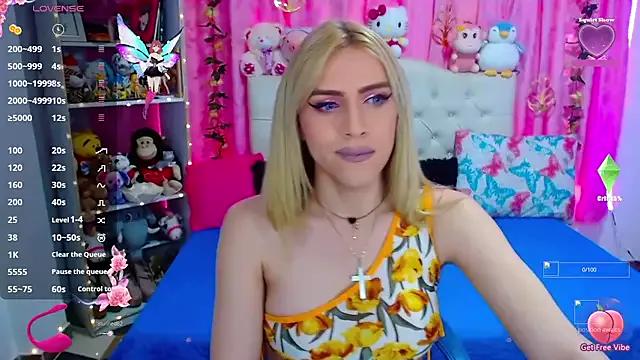 golden_girl01 from StripChat is Freechat