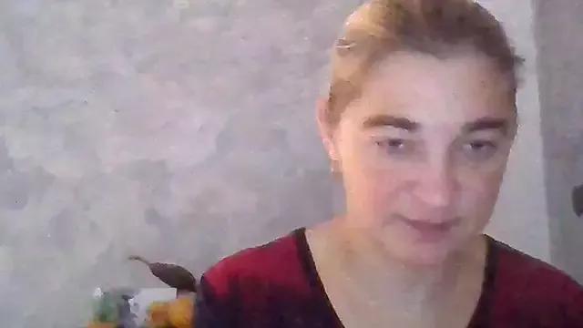 GoldenAngelMilf from StripChat is Freechat