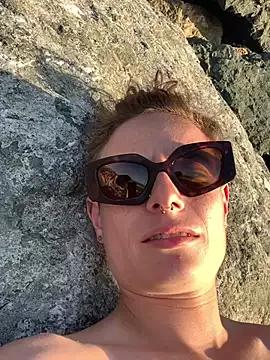 GoldenPussy1329 from StripChat is Freechat