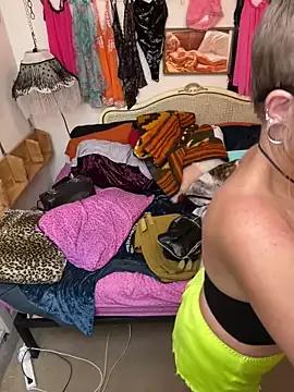 Check-out our cam rooms range and converse on a personal level with our delicious livecams streamers, showing off their spicy curves and toys.
